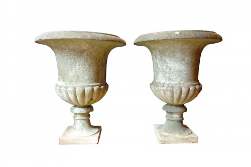 Pair of Medici vases in white marble, end of 18th century