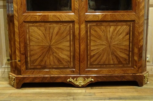 Kingwood veneer Bookcase Régence period - French Regence