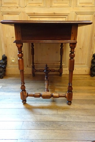 Mahogany and gaîac writing table, 18th century, port work - Furniture Style Louis XIV