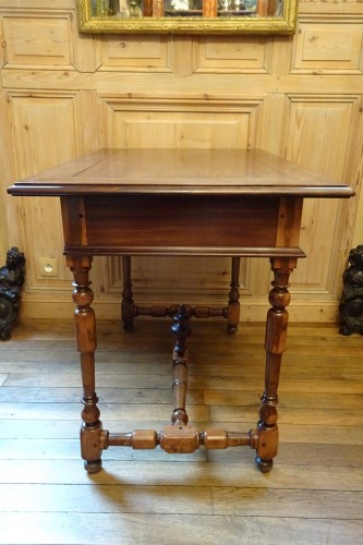 Mahogany and gaîac writing table, 18th century, port work - 