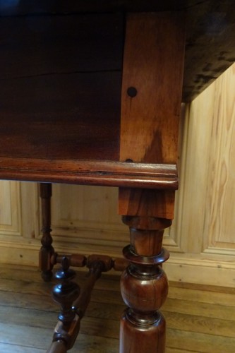 Antiquités - Mahogany and gaîac writing table, 18th century, port work