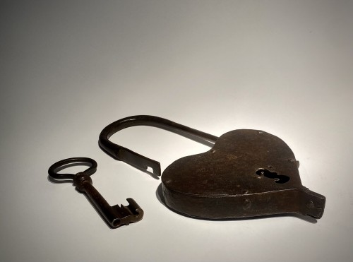 Collectibles  - 18th. century Iron Padlock