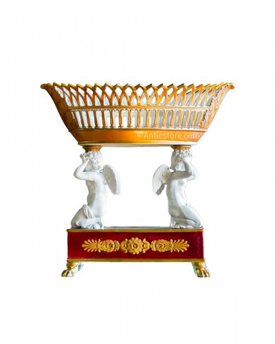 Surtout de table en porcelaine de Paris, vers 1815-1820