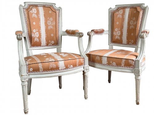 Pair of cabriolet armchairs by Avisse