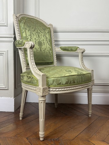 Paire de fauteuils etampillés Lelarge - Igra Lignum