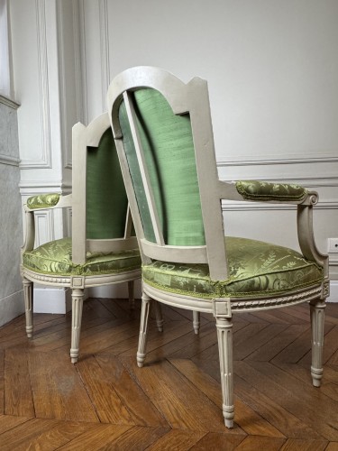 Louis XVI - Paire de fauteuils etampillés Lelarge