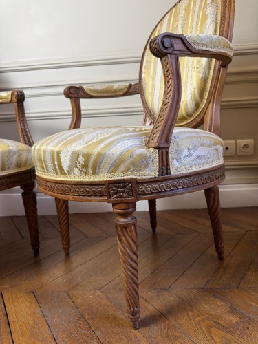 Antiquités - Pair of armchairs stamped Pluvinet