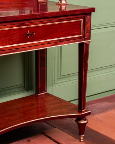 A Louis XVI lady&#039;s writing desk - 