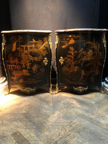 Antiquités - Pair of corner cabinet, France 18th century