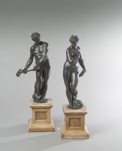 Paire de figures en bronze représentant Vénus Marina et Vulcano - Brun Fine Art