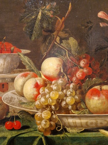 Peinture d'une nature morte avec des animaux et des fruits - Brun Fine Art