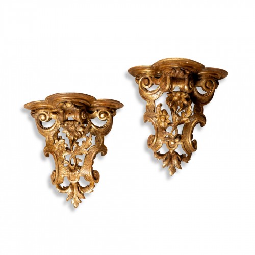 A pair of wall gilted wood Brackets Regency period