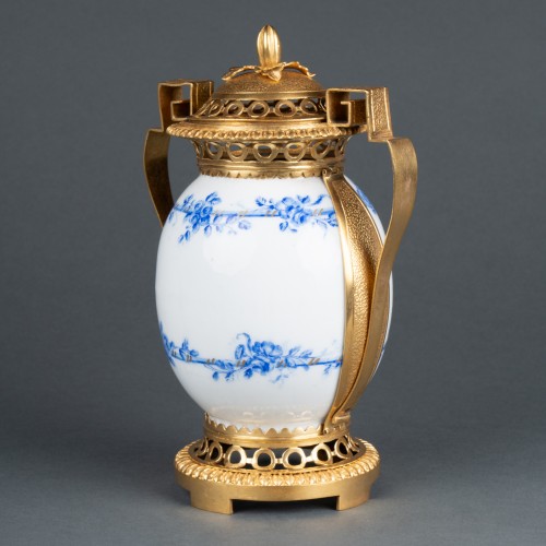 Sèvres porcelain Vase mounted as a Pot-Pourri  18th century - 