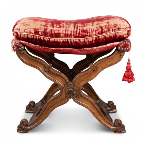 A Walnutwood Stool circa 1740 - Seating Style Louis XV