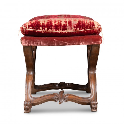 A Walnutwood Stool circa 1740 - Louis XV