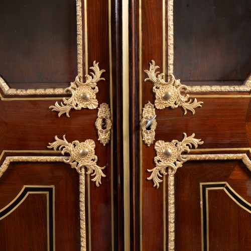 18th century - Satinwood Veneered Bookcase Regency Period circa 1710