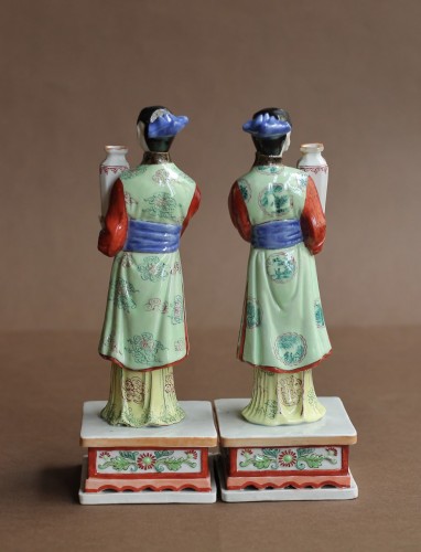 Asian Works of Art  - Pair of Chinese porcelain statuettes, Qianlong period (1736-1795)