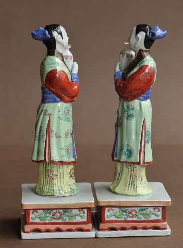  - Pair of Chinese porcelain statuettes, Qianlong period (1736-1795)