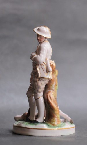 Groupe en faïence de Niderviller représentant un chasseur et son cerf - Céramiques, Porcelaines Style Louis XV