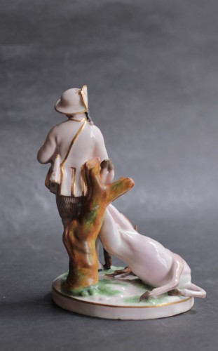 Niderviller earthenware group depicting a hunter and his stag - 