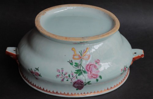 Porcelain & Faience  - Chinese porcelain oval tureen Qianlong period (1736-1795)