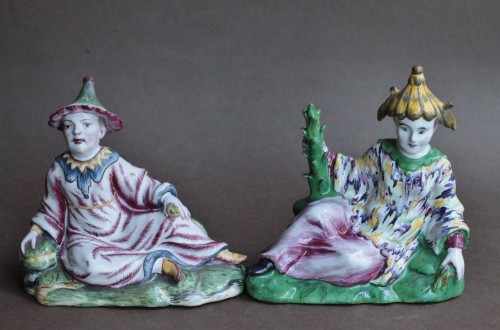 Two Chinese statuettes in Strasbourg faience, Paul Hannong period, 18th c. - Porcelain & Faience Style Louis XV