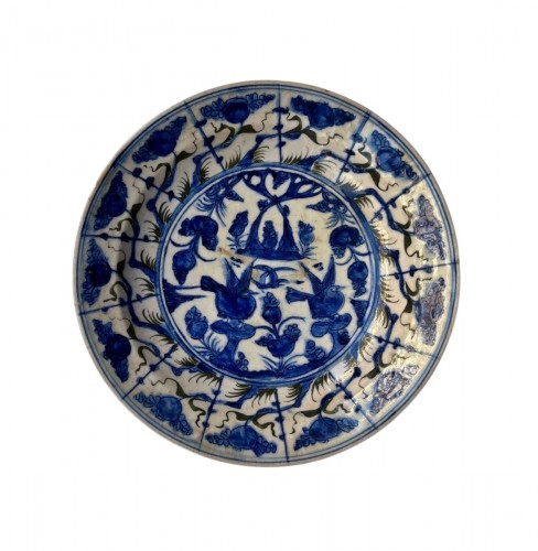 Siliceous ceramic dish from Kubatcha (Daghestan), Late 16th - early 17th c