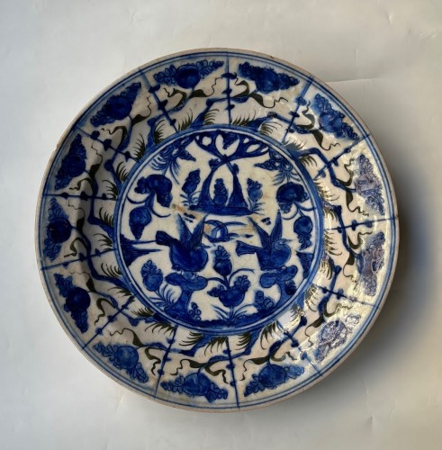 Siliceous ceramic dish from Kubatcha (Daghestan), Late 16th - early 17th c - Porcelain & Faience Style Louis XIII