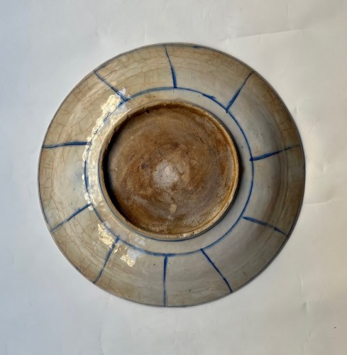 Porcelain & Faience  - Siliceous ceramic dish from Kubatcha (Daghestan), Late 16th - early 17th c