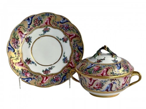 A Sèvres soft-paste porcelain ecuelle à bouillon with tulip flowers. 18th century