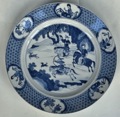 Chinese porcelain dish with blue and white decoration of horsemen 18th century - Porcelain & Faience Style Louis XV