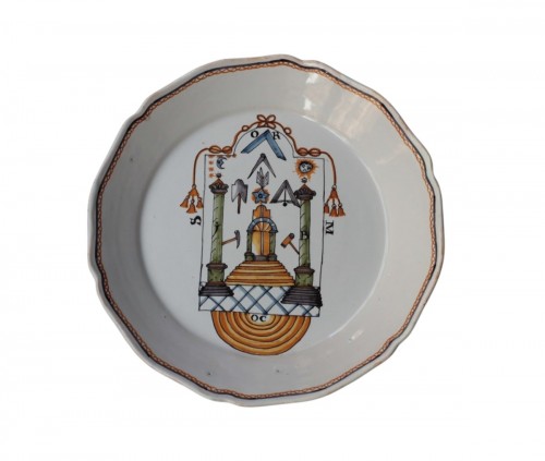 Nevers, plate with masonic decoration of a lodge picture 18th century