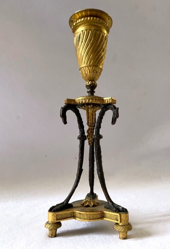 Bougeoir en bronze doré et patiné - Luminaires Style Louis XVI