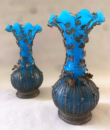 Paire de vases en opaline à monture en argent - Verrerie, Cristallerie Style Restauration - Charles X