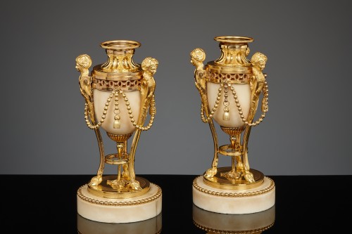 Paire de cassolettes d’époque Louis XVI, ca. 1795 - Objet de décoration Style Louis XVI