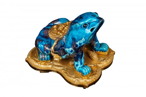 French mounted Régence inkwell in the shape of a Chinese porcelain toad