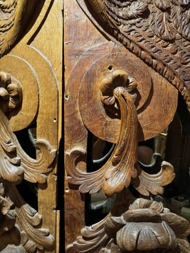 Anges ailés, très grande paire d'éléments de boiserie, Flandres 17e siècle - La Crédence