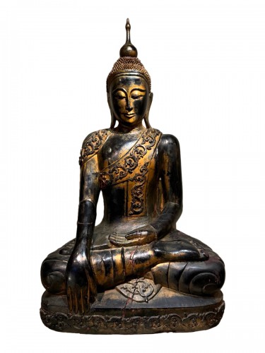 Very large black lacquered wooden Buddha, Burma, late 19th century