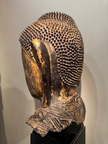 Antiquités - Large terracotta Buddha head, Burma, Shan States, late 18th c.