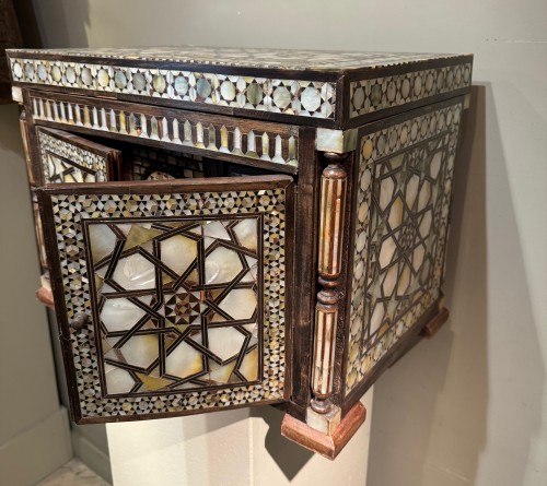 Ottoman cabinet in mother-of-pearl inlay, Syria, circa 1940. - 