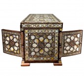 Coffret cabinet Ottoman en marqueterie de nacre, Syrie vers 1940