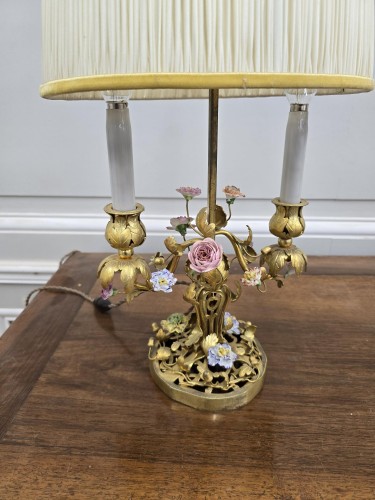 Lampe en bronze et fleurs en porcelaine, fin 19e - Napoléon III