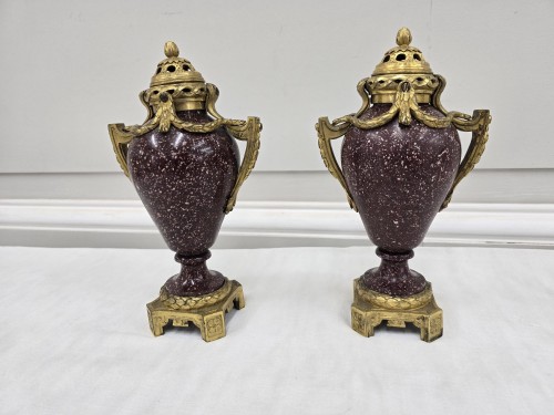 Objet de décoration Cassolettes, coupe et vase - Paire de cassolettes Louis XVI en porphyre