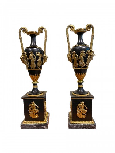 Paire of Directoire bronze Vases