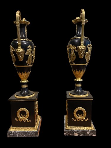 Decorative Objects  - Paire of Directoire bronze Vases