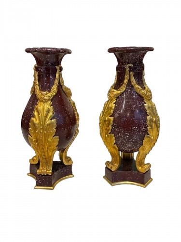 Pair of Louis XVI vases in Egyptian porphyry e gilded-bronzes