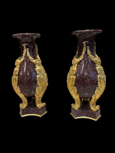 Pair of Louis XVI vases in Egyptian porphyry e gilded-bronzes - Louis XVI