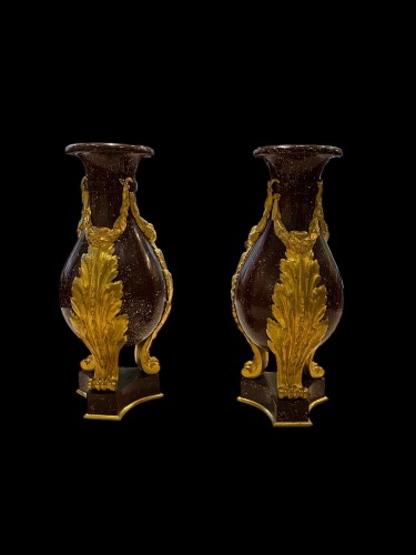 Louis XVI - Pair of Louis XVI vases in Egyptian porphyry e gilded-bronzes