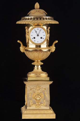 19th century - Important Vase-shaped Empire clock