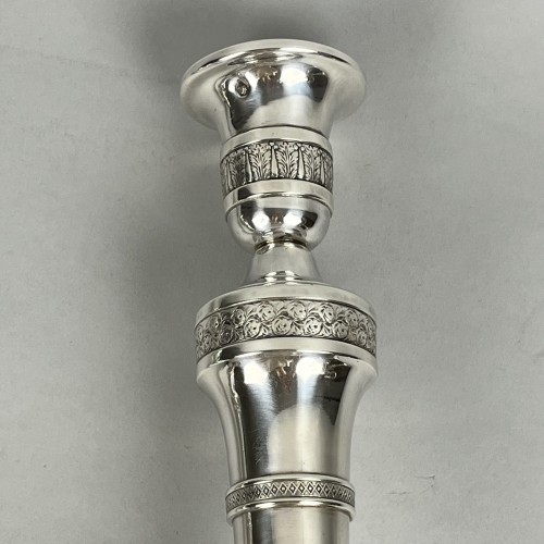 Argenterie et Arts de la table  - Paire de flambeaux en argent d'époque 1819 à 1838 Paris.